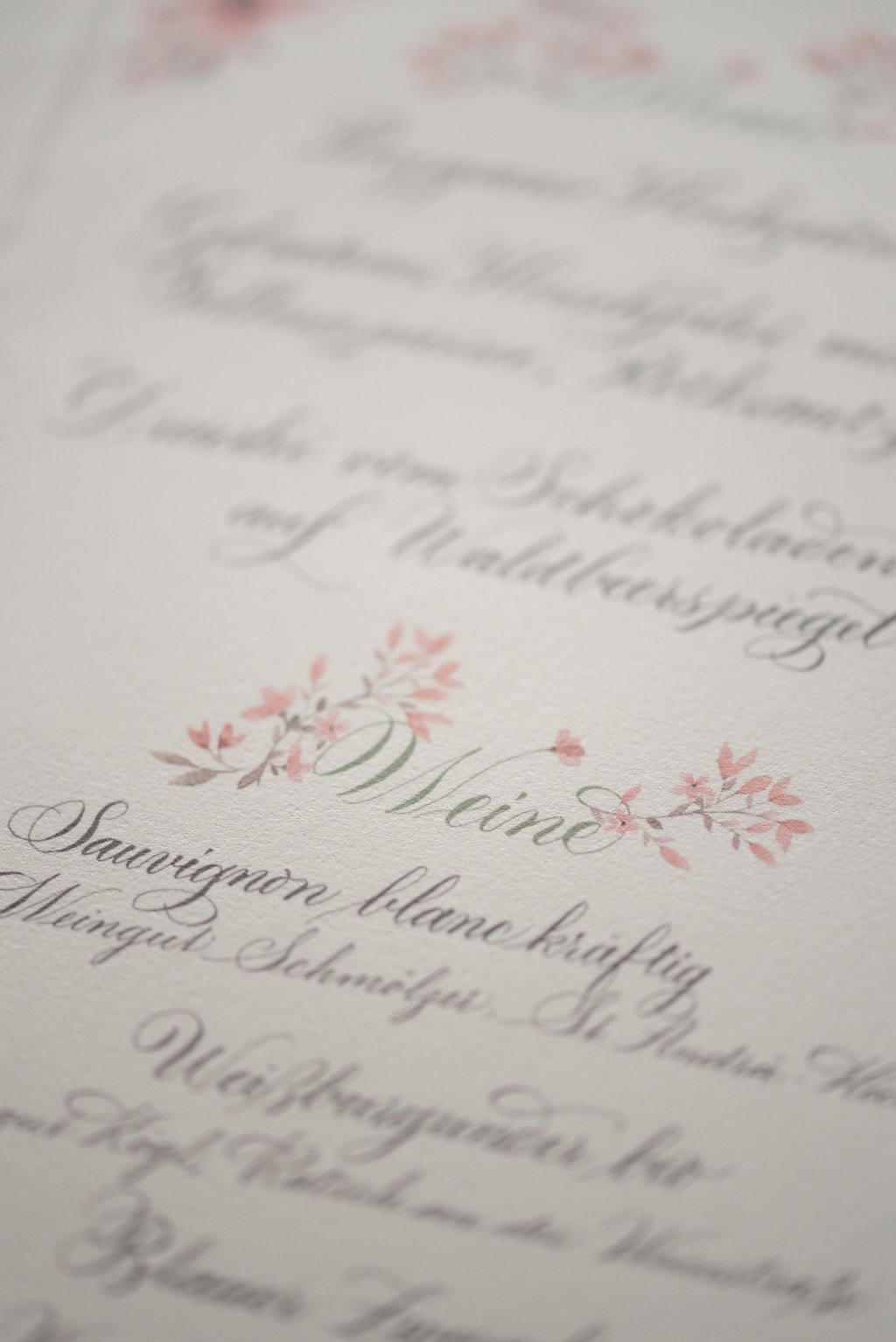 hochzeitspapeterie blumen kalligraphie