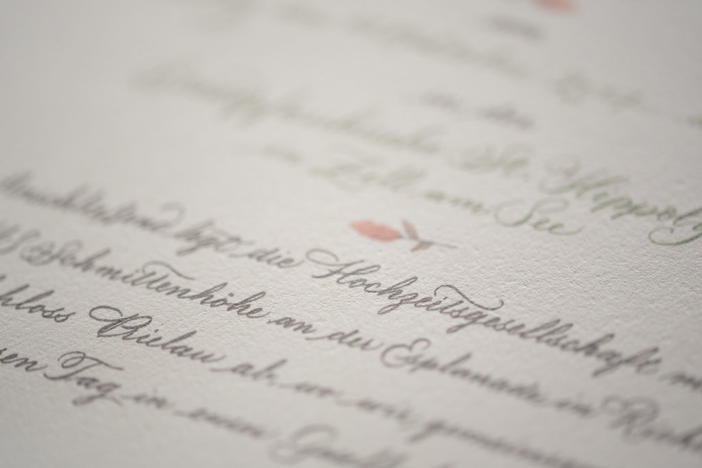 hochzeitspapeterie blumen kalligraphie